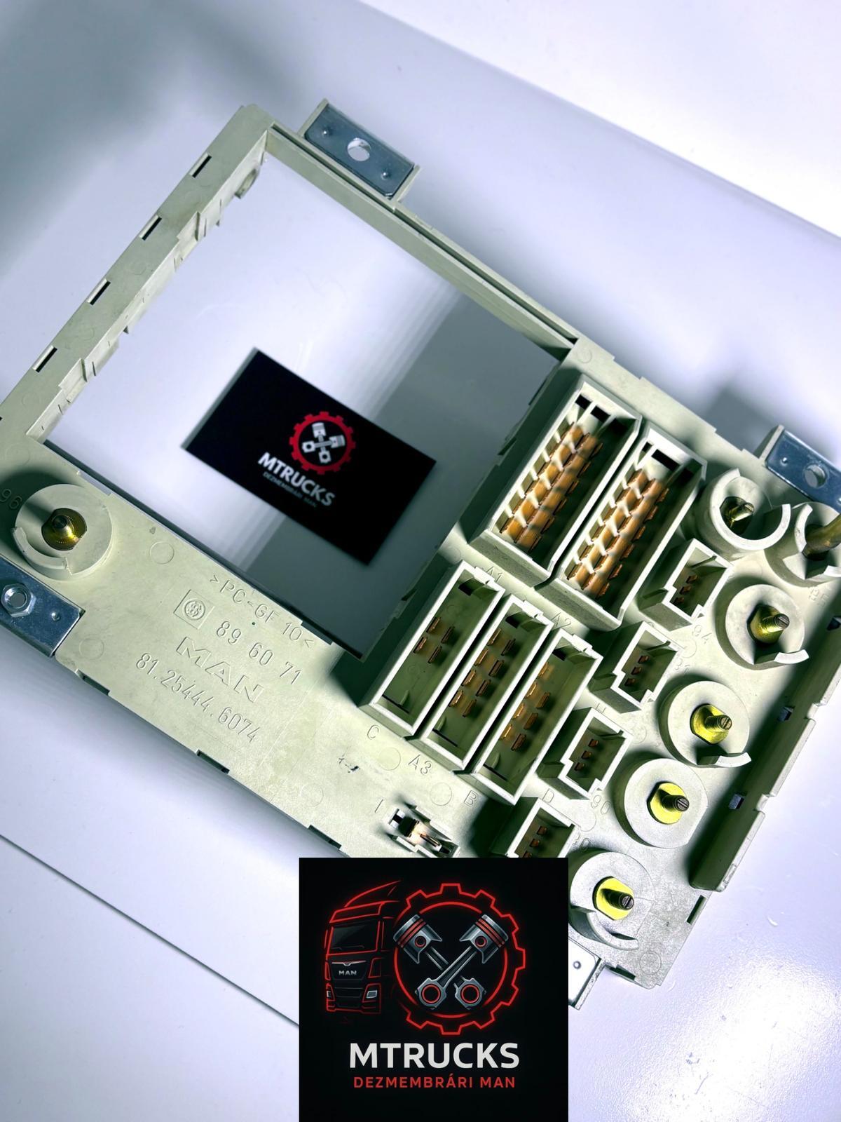 Panou siguranțe/relee MAN TGA TGS TGX 81254446074 Made in Germany - imagine 2