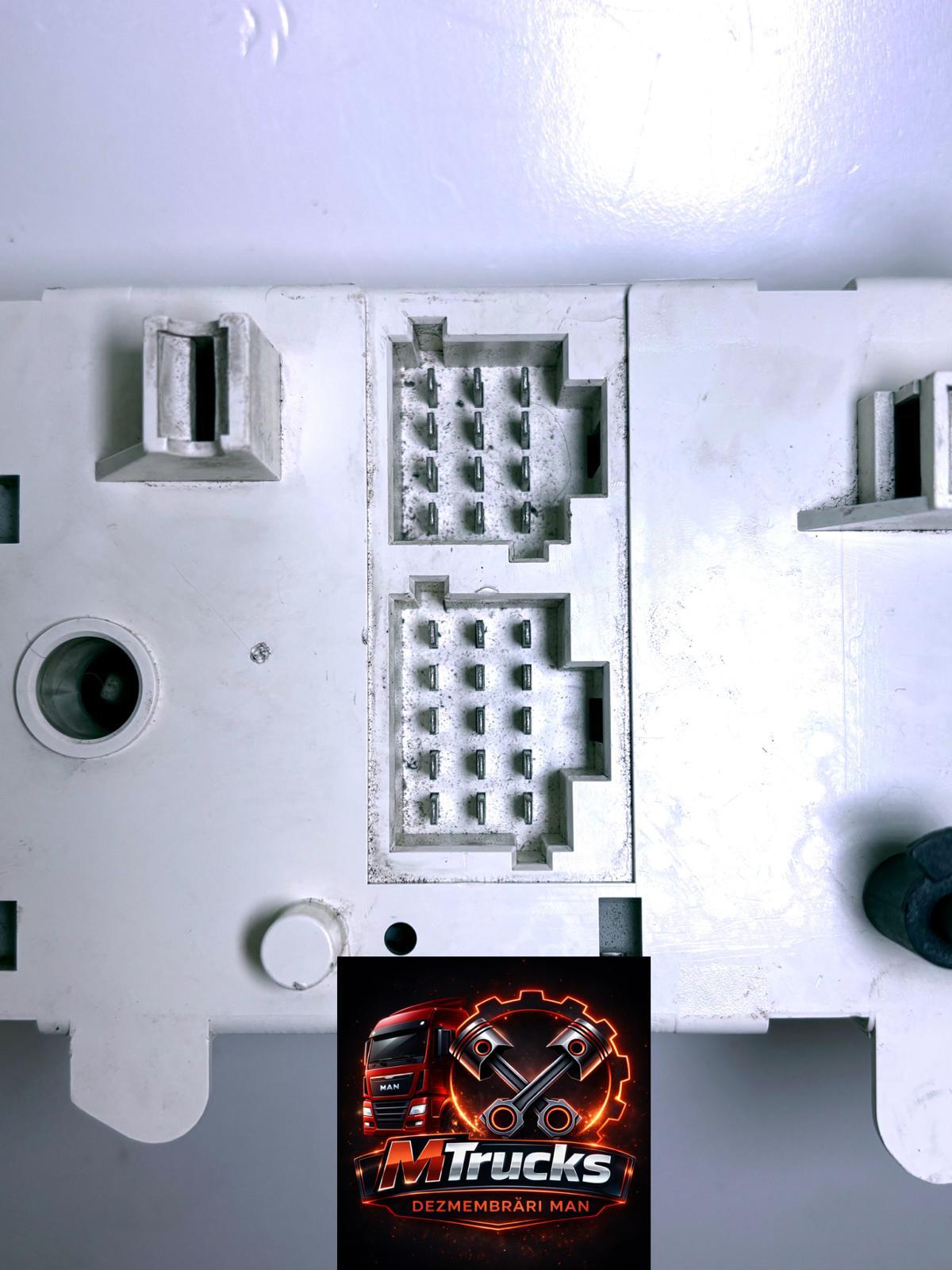 Panou control clima Original Bosch MAN TGA TGM TGL 81619906068 cu buton AC - imagine 4